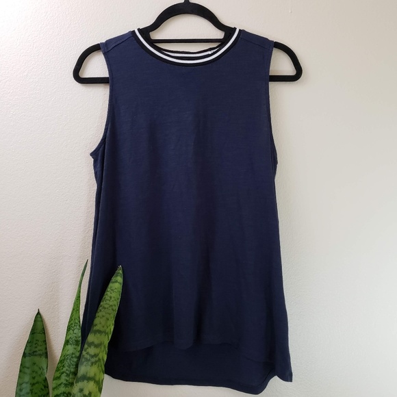 Banana Republic Tops - Banana Republic sleeveless tank top navy small